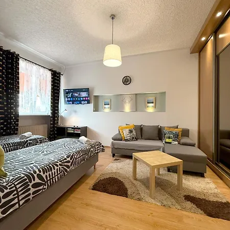 Apartmán 08 Centrum - Mieszkanie Przy Parku Centralnym Dla 4 Os